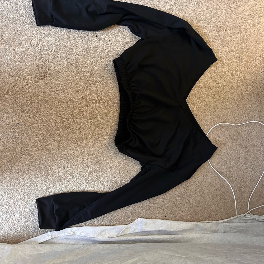 Black Long Sleeve Crop Top